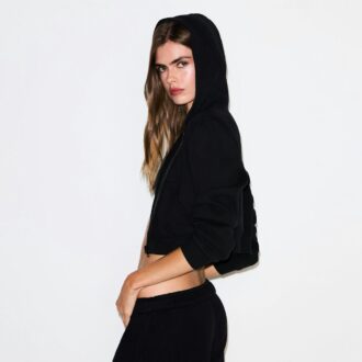 BOMULLSFLEECE-HOODIE MED DRAGKEDJA