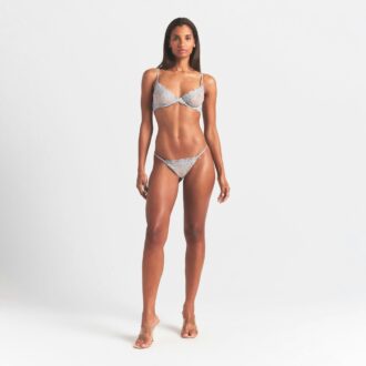 BRODERAD UNDERKLÄDER GREVFRIA STRINGBIKINI