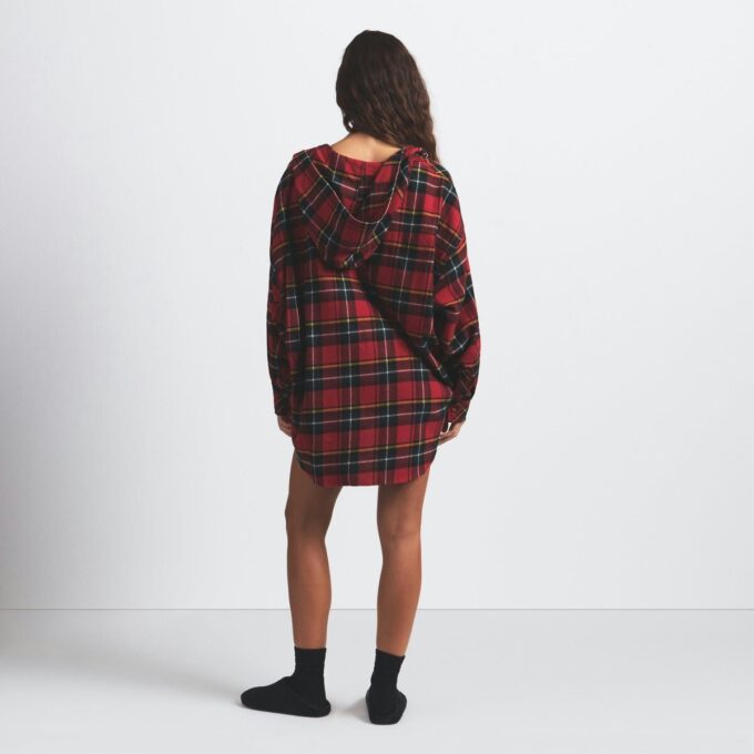 FLANELL SLEEP ÖVERSIZED HUVUTJÄNSTER MED KNAPPNING