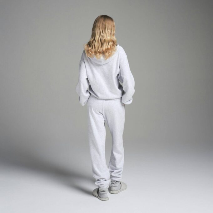 KLASSISK HOODIE I BOMULLSFLEECKE MED DRAGKEDJA KLASSISK HOODIE I BOMULLSFLEECKE MED DRAGKEDJA
