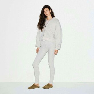 KRAFTIGT FLEECE BOXY HOODIE MED DRAGKEDJA