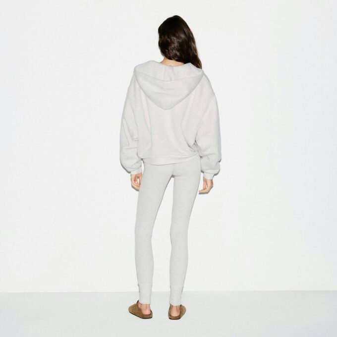 KRAFTIGT FLEECE BOXY HOODIE MED DRAGKEDJA KRAFTIGT FLEECE BOXY HOODIE MED DRAGKEDJA