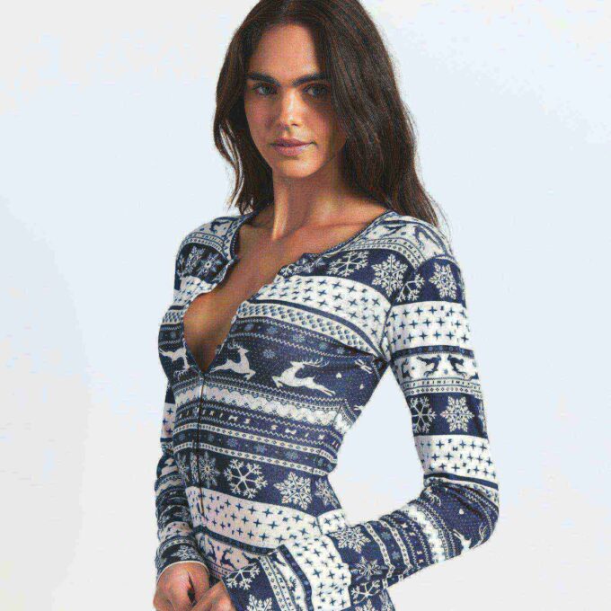 LOGOTYP PLYSCH POINTELLE HENLEY ONESI LOGOTYP PLYSCH POINTELLE HENLEY ONESI