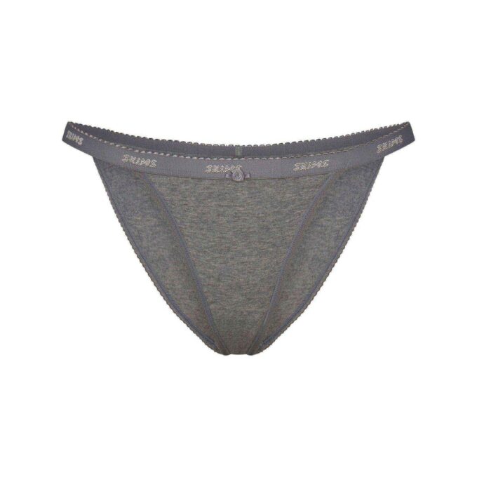 LÄTT BOMULLSBIKINI MED LOGOTYP PICOT STRING LÄTT BOMULLSBIKINI MED LOGOTYP PICOT STRING