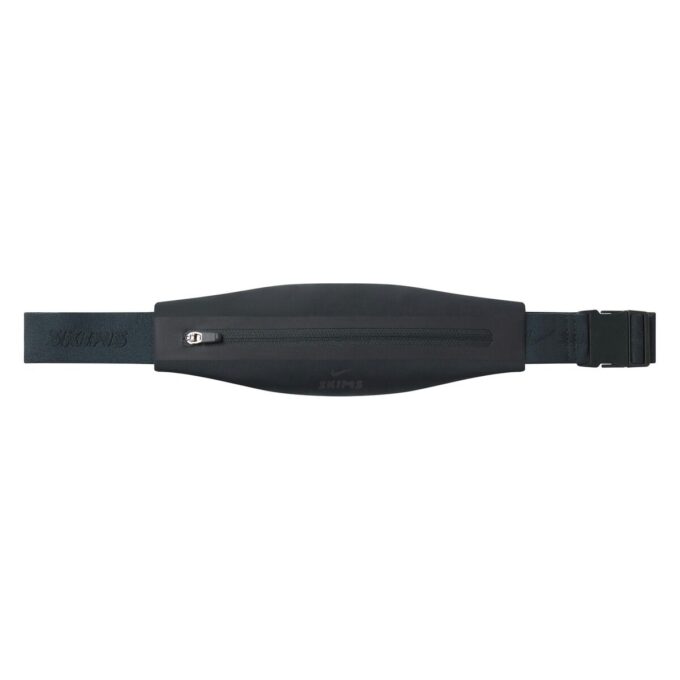 NikeSKIMS ACCESSOARER SMAL MIDJEPAKKE