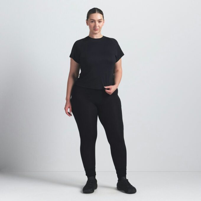 NikeSKIMS LUFTIG BABY-T-SHIRT NikeSKIMS LUFTIG BABY-T-SHIRT