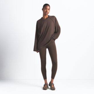NikeSKIMS LUFTIG V-RINGAD OVERSIZED LÅNGÄRMAD TOPP
