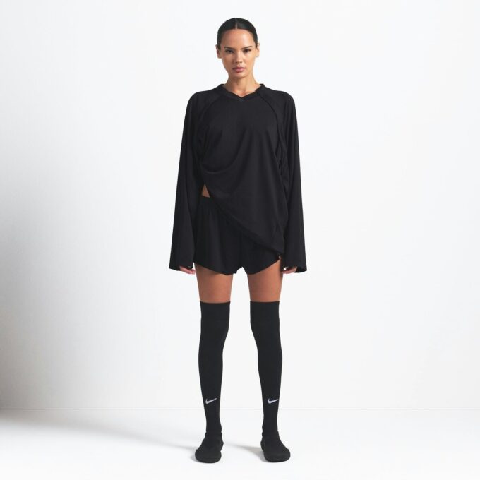 NikeSKIMS LUFTIG V-RINGAD OVERSIZED LÅNGÄRMAD TOPP NikeSKIMS LUFTIG V-RINGAD OVERSIZED LÅNGÄRMAD TOPP