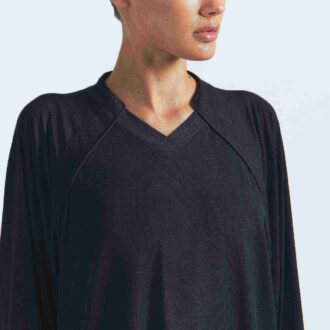 NikeSKIMS LUFTIG V-RINGAD OVERSIZED LÅNGÄRMAD TOPP