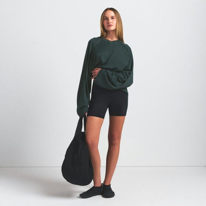 NikeSKIMS LUFTIG V-RINGAD OVERSIZED LÅNGÄRMAD TOPP NikeSKIMS LUFTIG V-RINGAD OVERSIZED LÅNGÄRMAD TOPP
