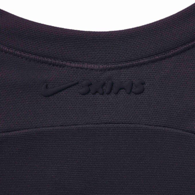NikeSKIMS LUFTIG MUSKELTRÖJA NikeSKIMS LUFTIG MUSKELTRÖJA