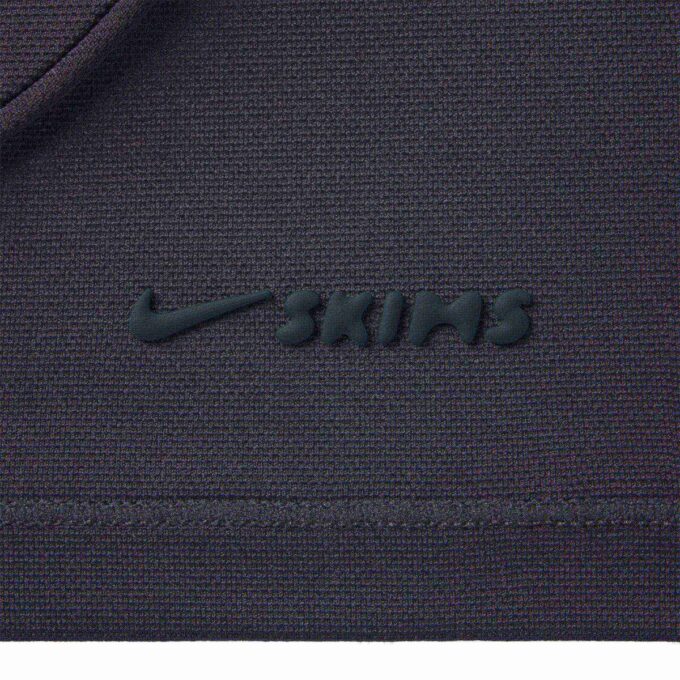 NikeSKIMS LUFTIGA AVSLAPPNADE SHORT NikeSKIMS LUFTIGA AVSLAPPNADE SHORT