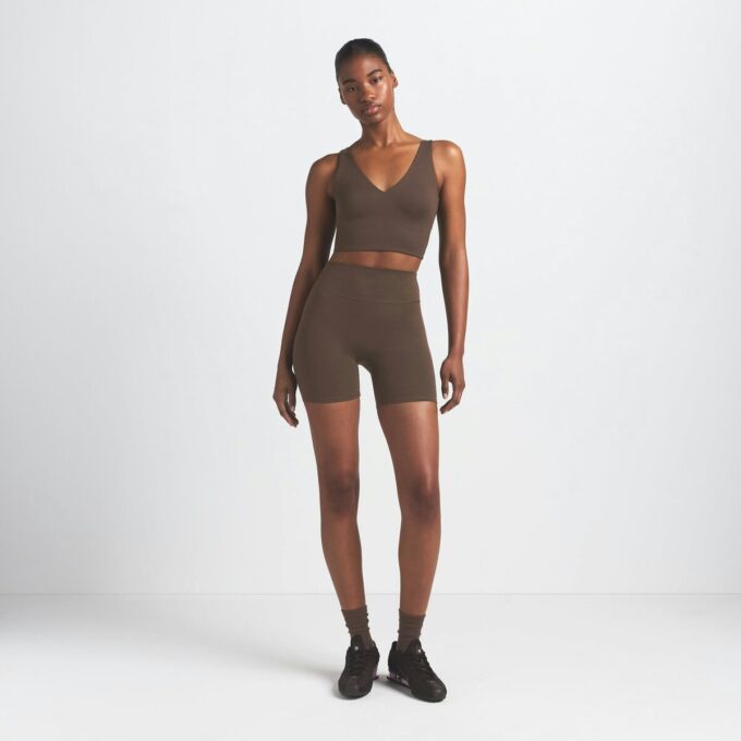NikeSKIMS MATT 5″ BIKERSHORTS NikeSKIMS MATT 5″ BIKERSHORTS