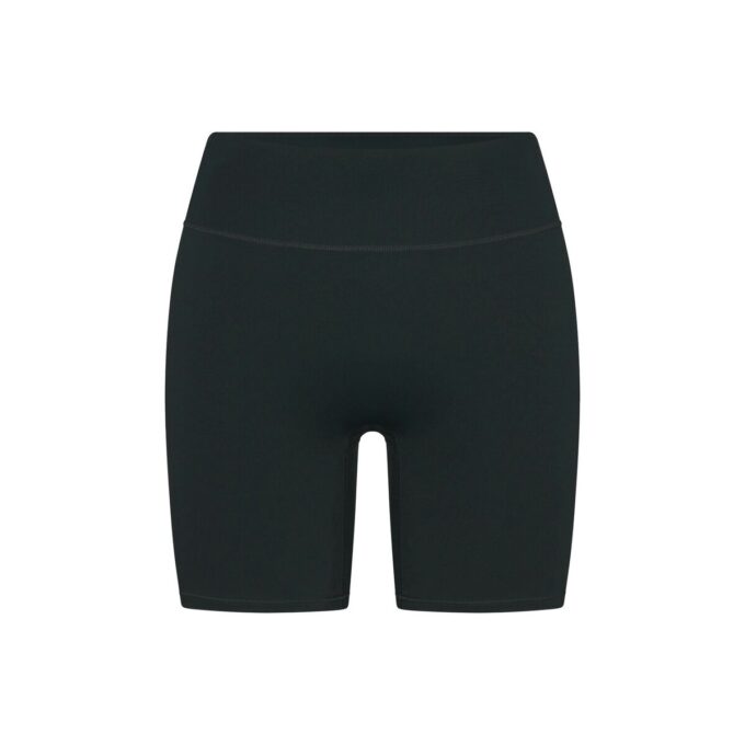 NikeSKIMS MATT 5″ BIKERSHORTS NikeSKIMS MATT 5″ BIKERSHORTS