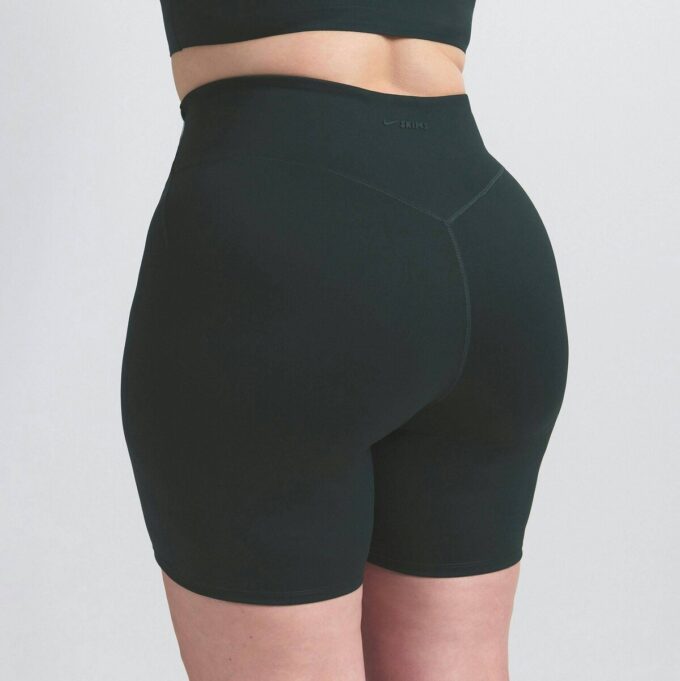 NikeSKIMS MATT 5″ BIKERSHORTS NikeSKIMS MATT 5″ BIKERSHORTS