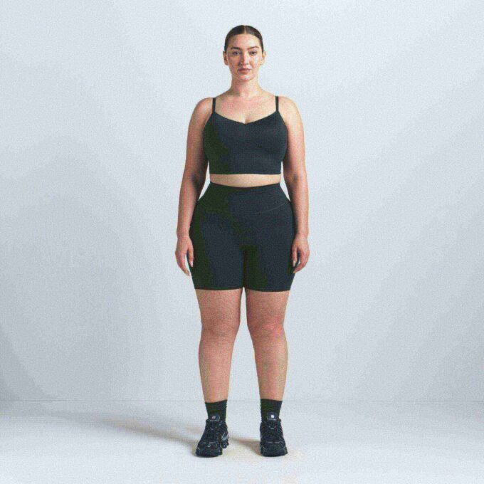 NikeSKIMS MATT 5″ BIKERSHORTS NikeSKIMS MATT 5″ BIKERSHORTS