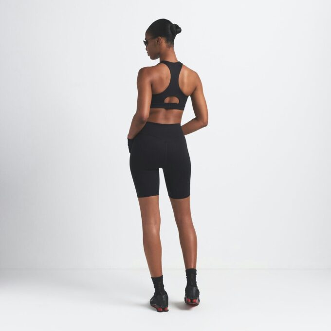 NikeSKIMS MATT 7″ BIKERSHORTS NikeSKIMS MATT 7″ BIKERSHORTS