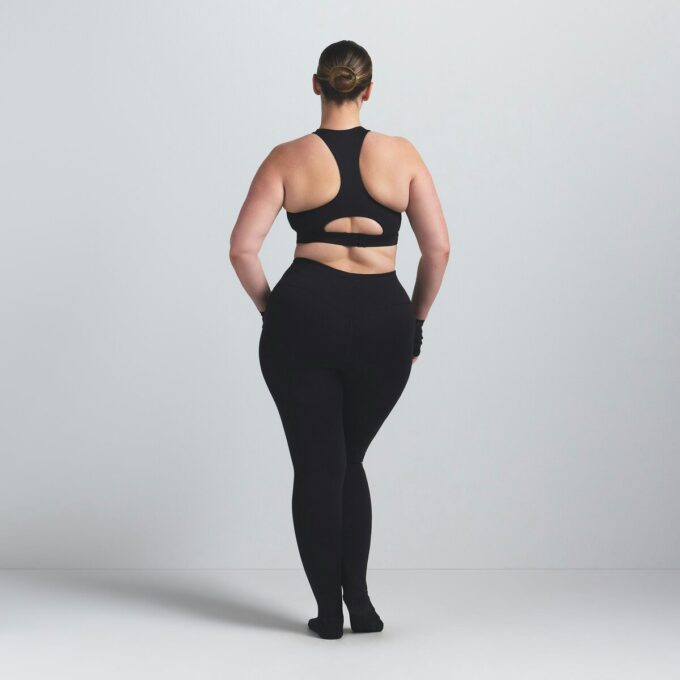 NikeSKIMS MATT FOOTSIE GRIP LEGGINGS NikeSKIMS MATT FOOTSIE GRIP LEGGINGS