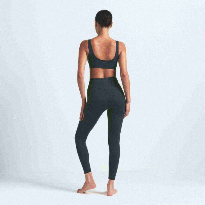 NikeSKIMS MATT KNÄGREP 26″ LEGGINGS NikeSKIMS MATT KNÄGREP 26″ LEGGINGS