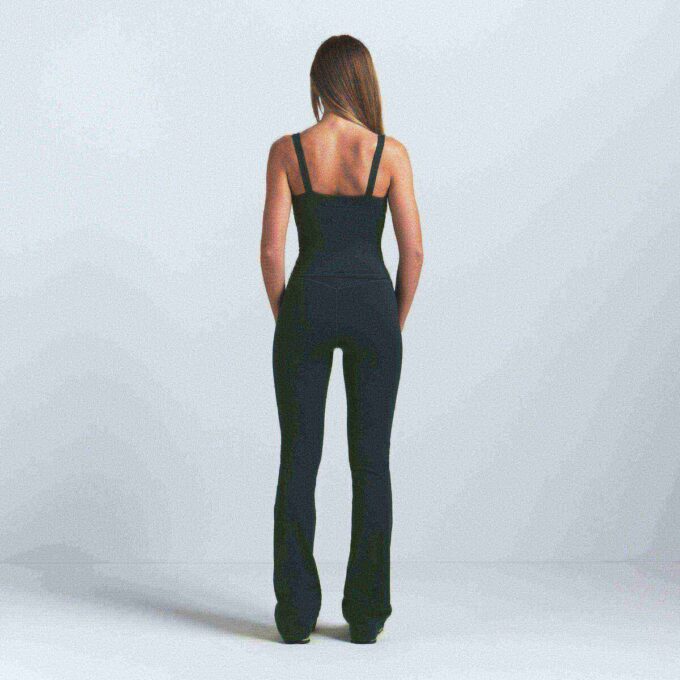 NikeSKIMS MATT SLIM FLARE LEGGINGS NikeSKIMS MATT SLIM FLARE LEGGINGS