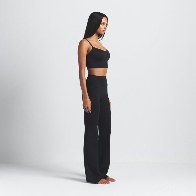 NikeSKIMS MATT SLIM FLARE LEGGINGS NikeSKIMS MATT SLIM FLARE LEGGINGS