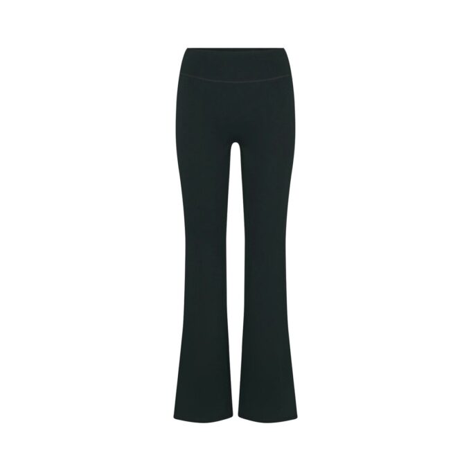 NikeSKIMS MATT SLIM FLARE LEGGINGS NikeSKIMS MATT SLIM FLARE LEGGINGS