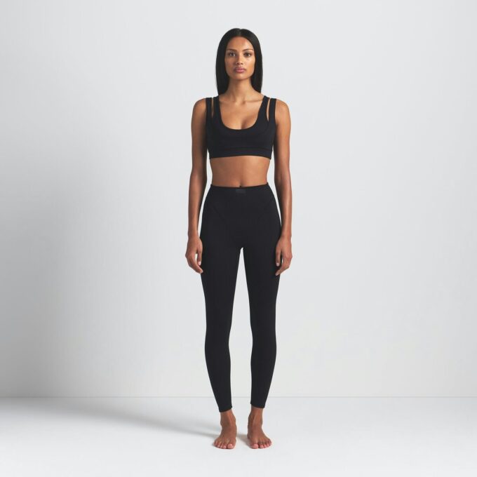 NikeSKIMS MATT V-LINE 26″ LEGGINGS NikeSKIMS MATT V-LINE 26″ LEGGINGS