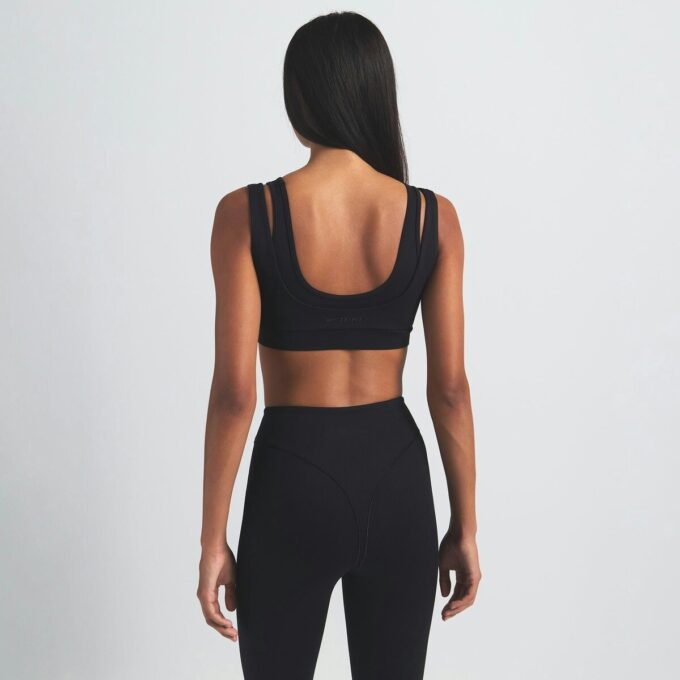 NikeSKIMS MATT V-LINE 26″ LEGGINGS NikeSKIMS MATT V-LINE 26″ LEGGINGS