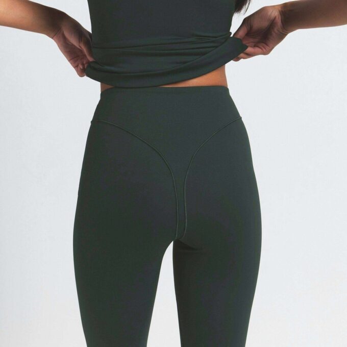 NikeSKIMS MATT V-LINE 39″ RAKA LEGGINGS NikeSKIMS MATT V-LINE 39″ RAKA LEGGINGS