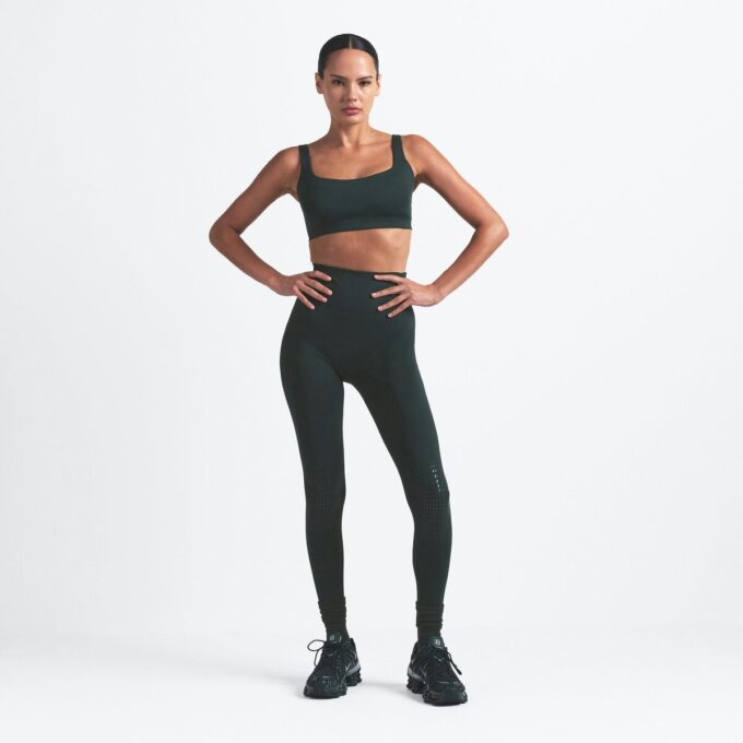 NikeSKIMS MATTE BH MED ROLLUPPRINGNING