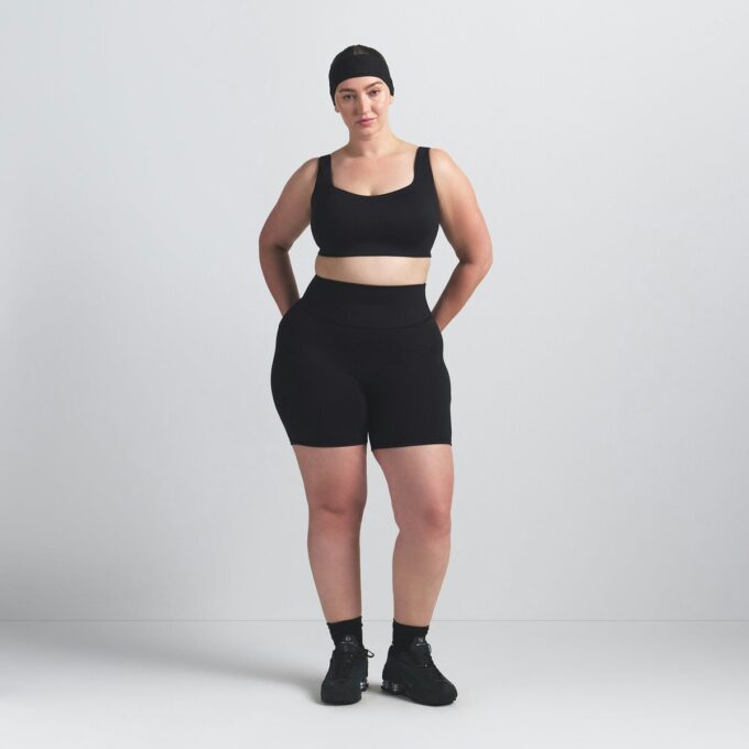 NikeSKIMS MATTE BH MED ROLLUPPRINGNING