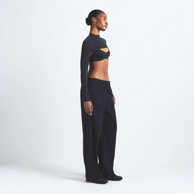 NikeSKIMS MATTE TRICOT SIDA SNAPS BYXA NikeSKIMS MATTE TRICOT SIDA SNAPS BYXA