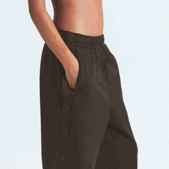 NikeSKIMS MATTE TRICOT SIDA SNAPS BYXA NikeSKIMS MATTE TRICOT SIDA SNAPS BYXA