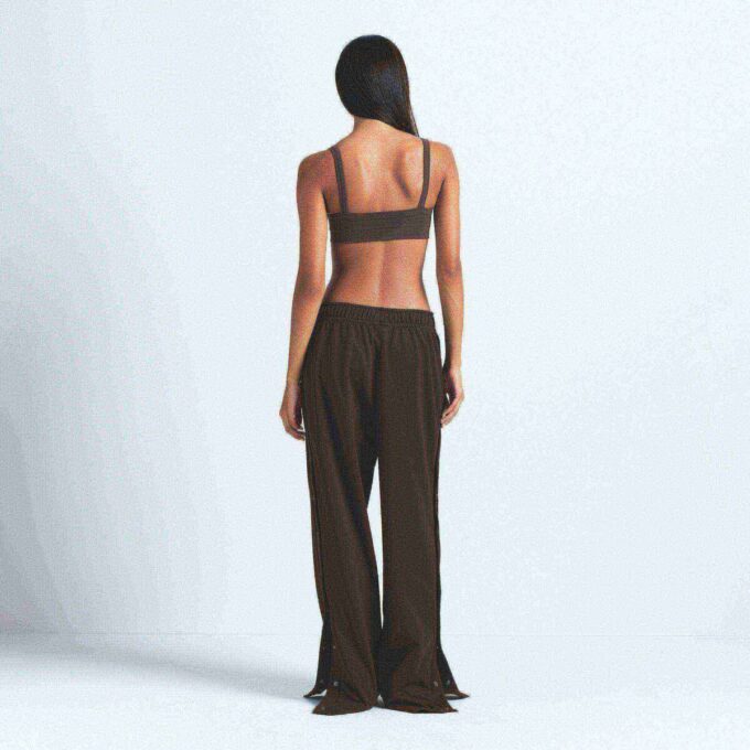 NikeSKIMS MATTE TRICOT SIDA SNAPS BYXA NikeSKIMS MATTE TRICOT SIDA SNAPS BYXA