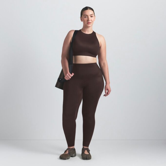 NikeSKIMS SHINE BH MED HÖG HALS NikeSKIMS SHINE BH MED HÖG HALS