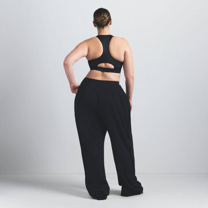 NikeSKIMS SHINE BH MED HÖG HALS NikeSKIMS SHINE BH MED HÖG HALS