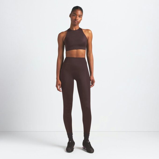 NikeSKIMS SHINE BH MED HÖG HALS NikeSKIMS SHINE BH MED HÖG HALS