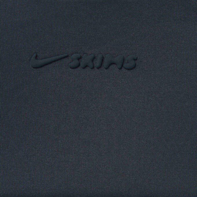 NikeSKIMS SHINE V-RINGAT LINNE