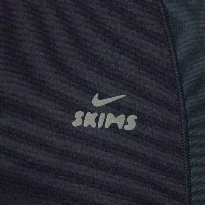 NikeSKIMS SHINE DRAGSNÖR-STIGBYXA 66 CM NikeSKIMS SHINE DRAGSNÖR-STIGBYXA 66 CM
