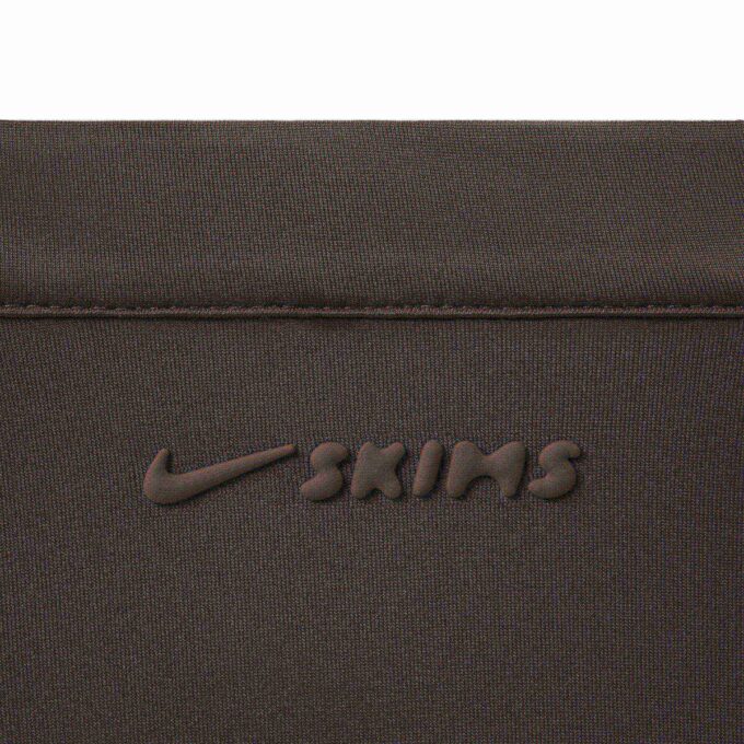 NikeSKIMS SHINE V-RINGAT LINNE