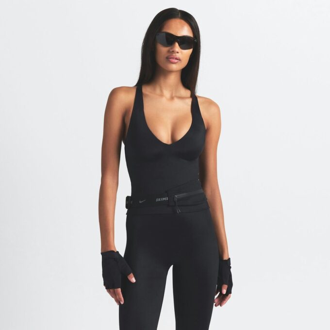 NikeSKIMS SHINE V-RINGAT LINNE