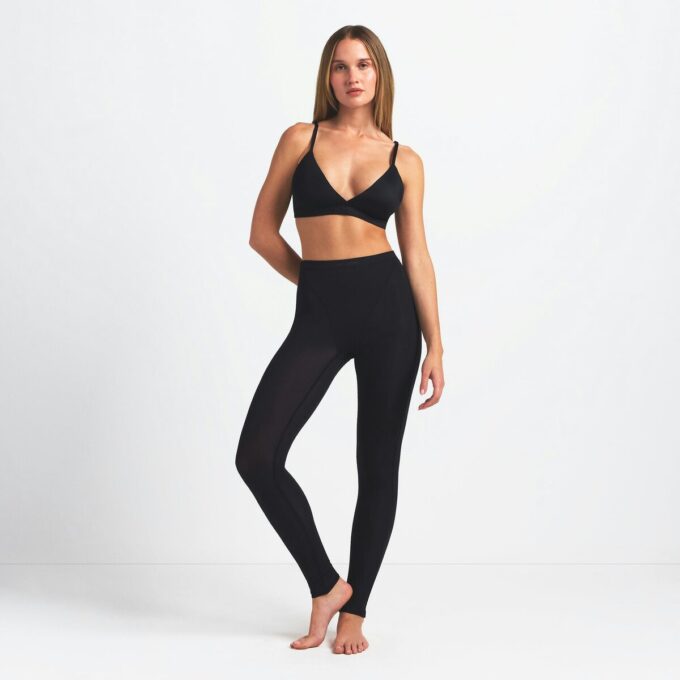 NikeSKIMS VIKTFRIA LAGERS V-LINE 26″ LEGGINGS NikeSKIMS VIKTFRIA LAGERS V-LINE 26″ LEGGINGS