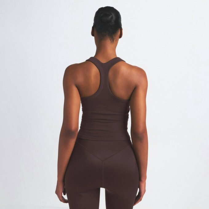 NikeSKIMS VINTAGE SÖMLÖST RACERBACK-LINNE NikeSKIMS VINTAGE SÖMLÖST RACERBACK-LINNE