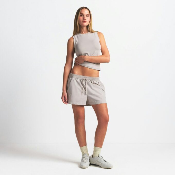 NikeSKIMS VÄVD NYLON 13 cm TRÄNINGSHORTS NikeSKIMS VÄVD NYLON 13 cm TRÄNINGSHORTS