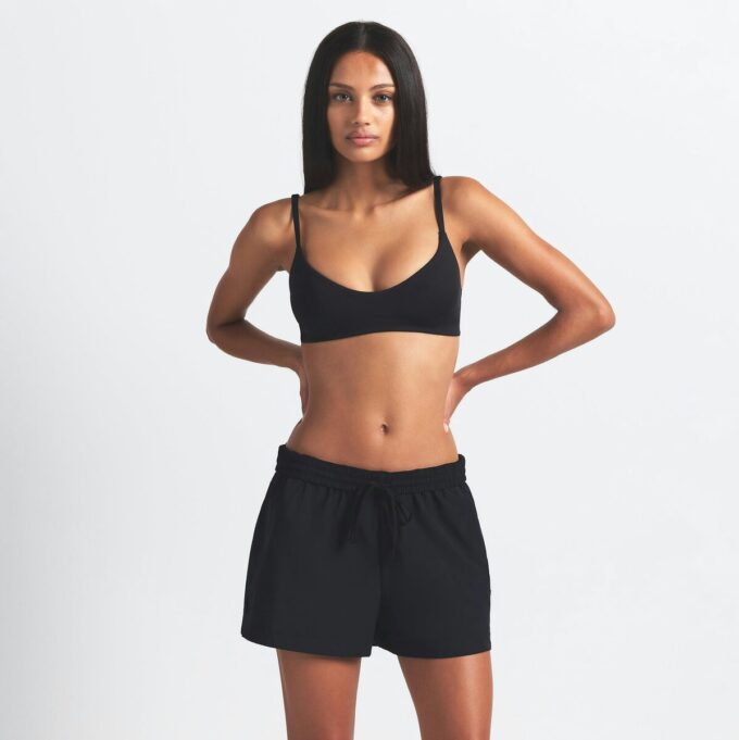 NikeSKIMS VÄVD NYLON 13 cm TRÄNINGSHORTS NikeSKIMS VÄVD NYLON 13 cm TRÄNINGSHORTS