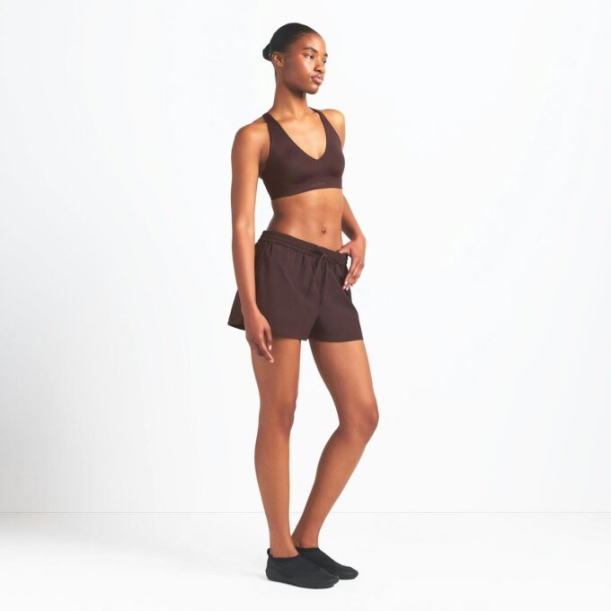 NikeSKIMS VÄVD NYLON 13 cm TRÄNINGSHORTS NikeSKIMS VÄVD NYLON 13 cm TRÄNINGSHORTS