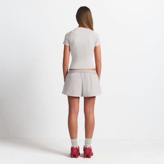 NikeSKIMS VÄVD NYLON 2,5″ LÖPARSHORTS NikeSKIMS VÄVD NYLON 2,5″ LÖPARSHORTS