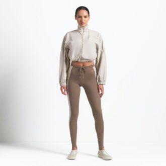 NikeSKIMS VÄVD NYLON CROP JACKA