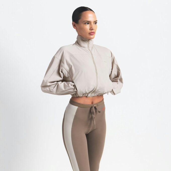NikeSKIMS VÄVD NYLON CROP JACKA