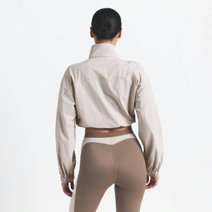 NikeSKIMS VÄVD NYLON CROP JACKA